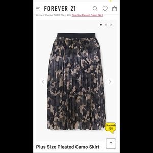 NWT Forever 21 Plus Pleated Camo Skirt